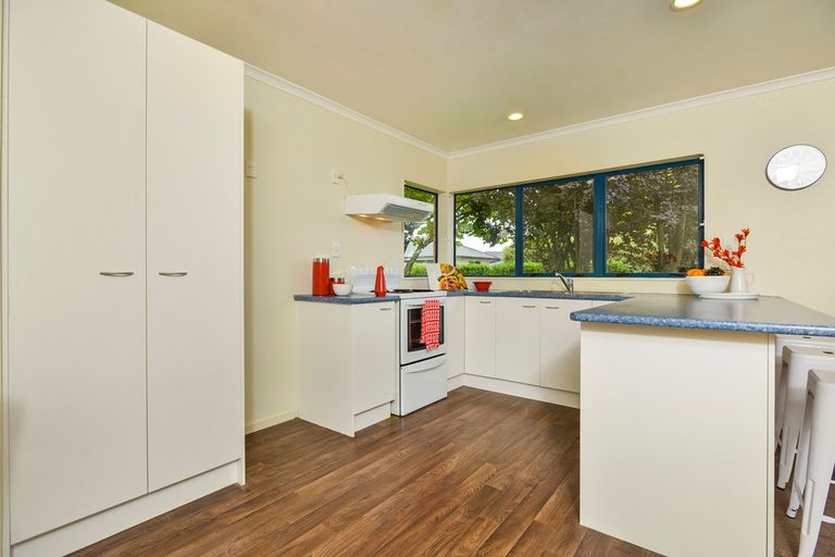 Photo of property in 41 Manuroa Road, Takanini, 2112