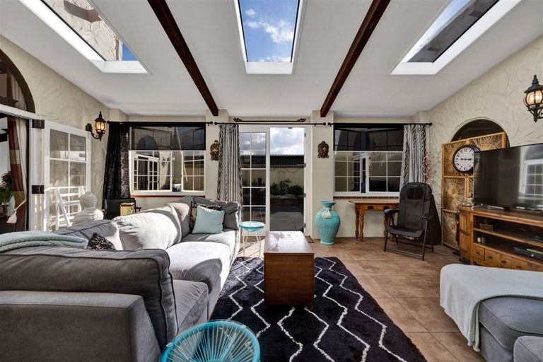 Photo of property in 15 Kowhai Street, Hawera, 4610