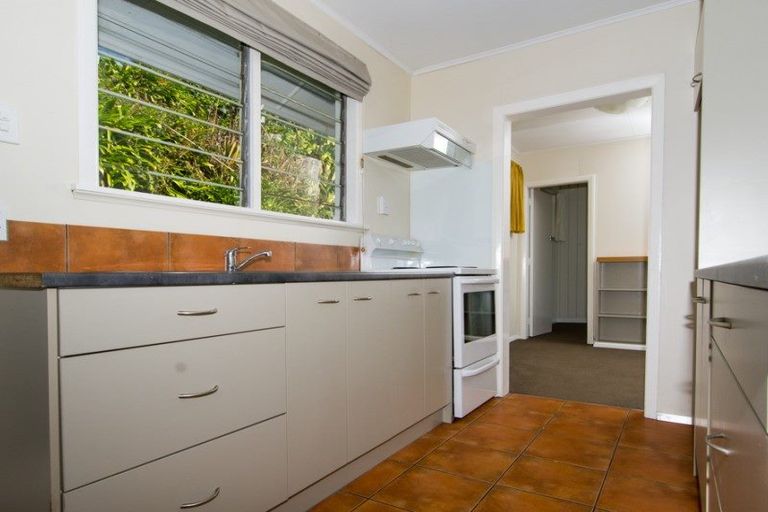 Photo of property in 3 Grenville Terrace, Moana, Nelson, 7011
