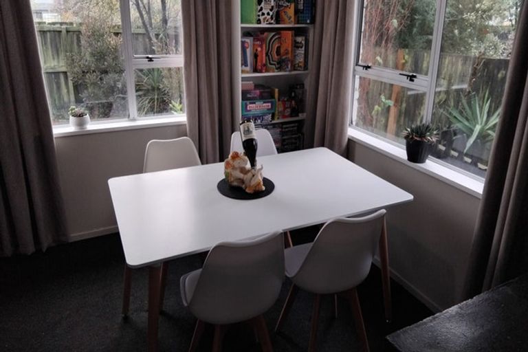 Photo of property in 2/442c Mairehau Road, Parklands, Christchurch, 8083