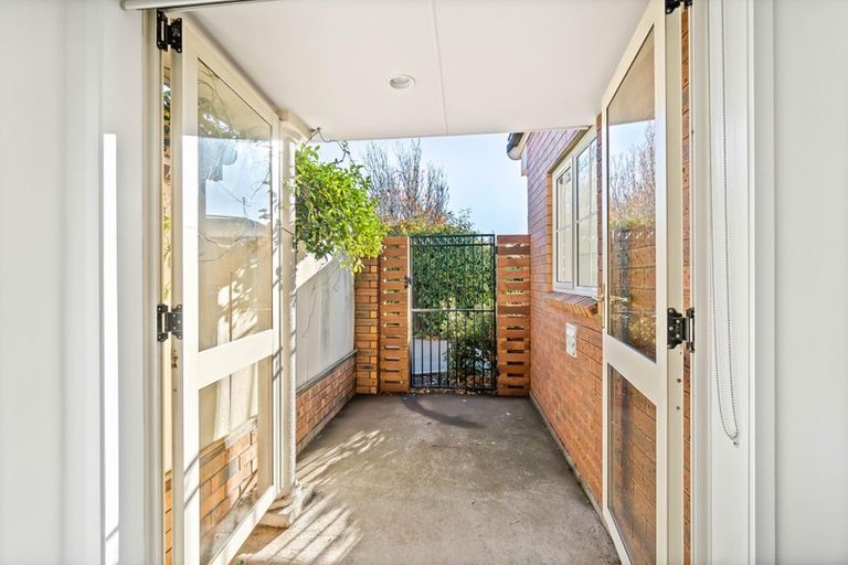 Photo of property in 2/53 Hamilton Avenue, Ilam, Christchurch, 8041