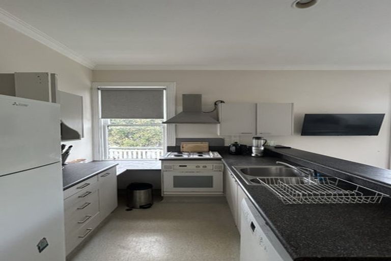 Photo of property in 1/10 Hobson Crescent, Thorndon, Wellington, 6011