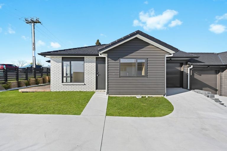 Photo of property in 1/1 Mitcham Avenue, Forest Lake, Hamilton, 3200
