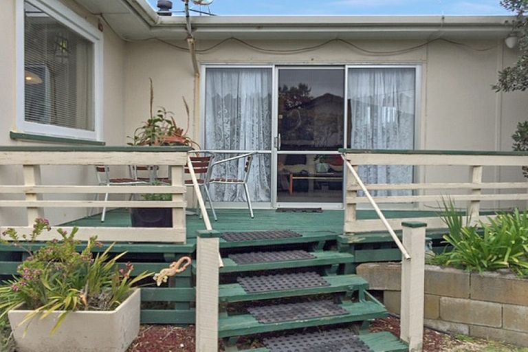 Photo of property in 35 Ruanui Street, Himatangi Beach, Foxton, 4891