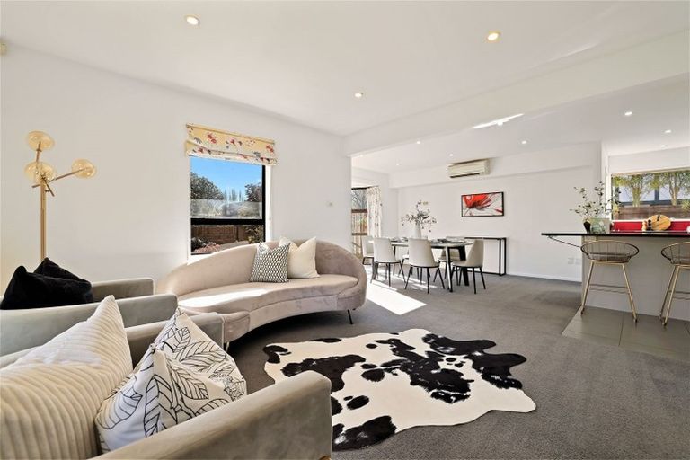 Photo of property in 15 Thurlestone Place, Burnside, Christchurch, 8053