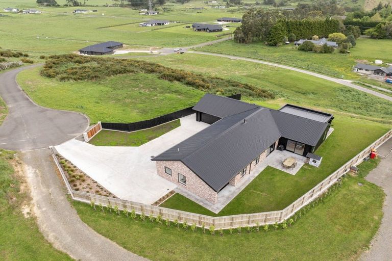 Photo of property in 29 Tuscany Way, Fitzherbert, 4410