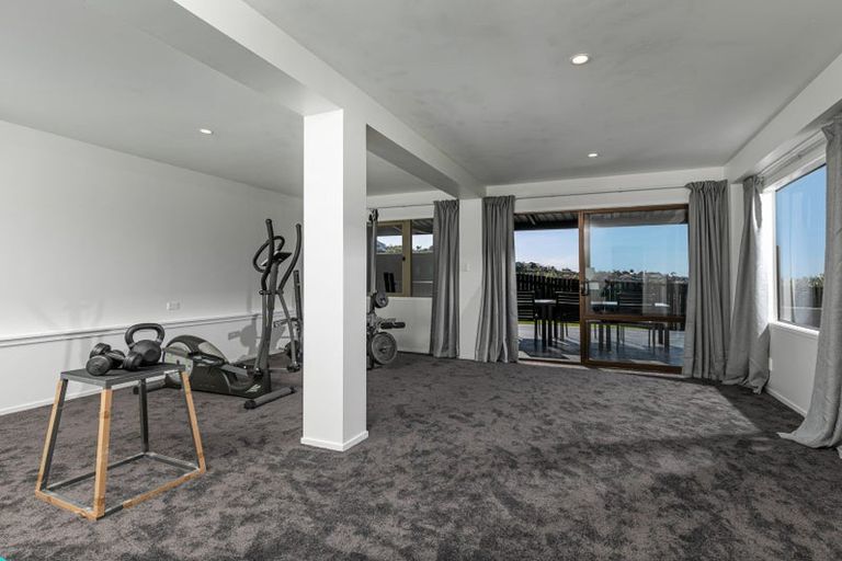 Photo of property in 44 West Harbour Drive, West Harbour, Auckland, 0618