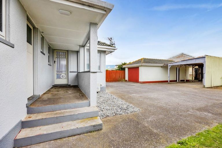 Photo of property in 18 Grey Street, Hawera, 4610