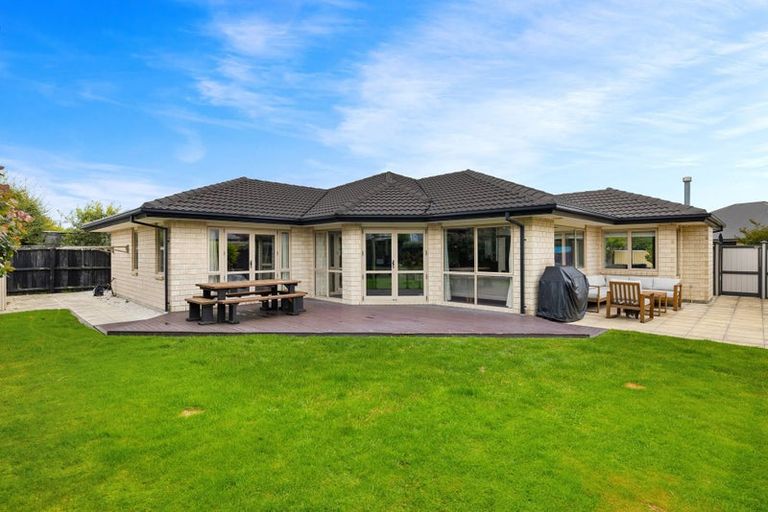 Photo of property in 11 Tawa Place, Parklands, Christchurch, 8083