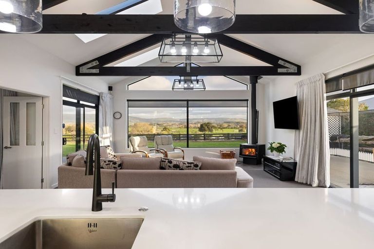 Photo of property in 58 Rodeo Drive, Kelvin Grove, Palmerston North, 4414