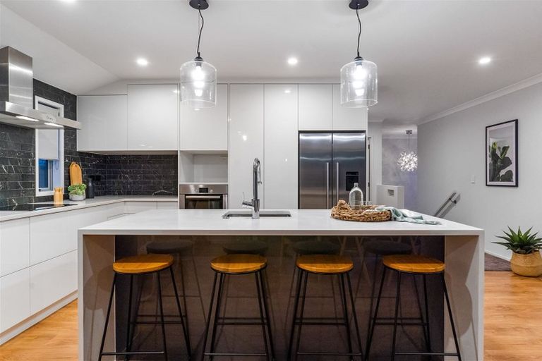 Photo of property in 21a Channel View Road, Campbells Bay, Auckland, 0630