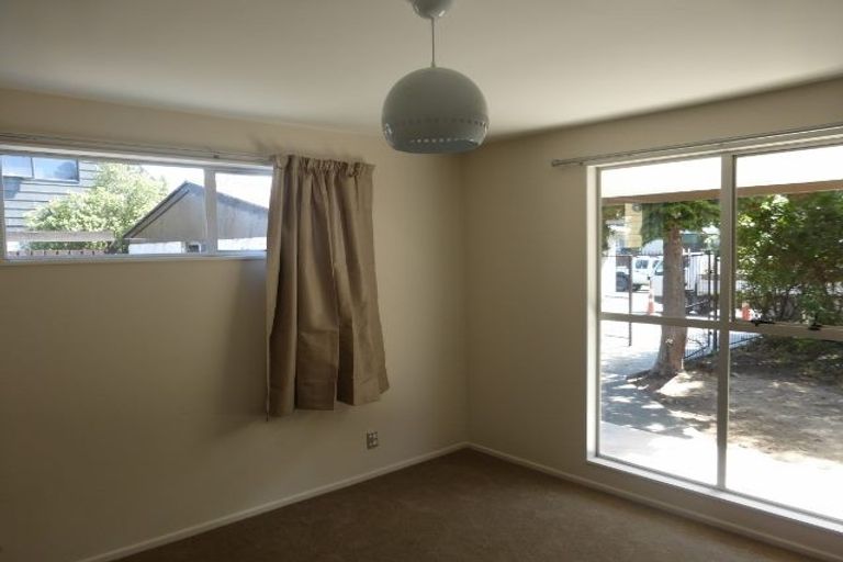 Photo of property in 41 Royal Park Drive, Parklands, Christchurch, 8083
