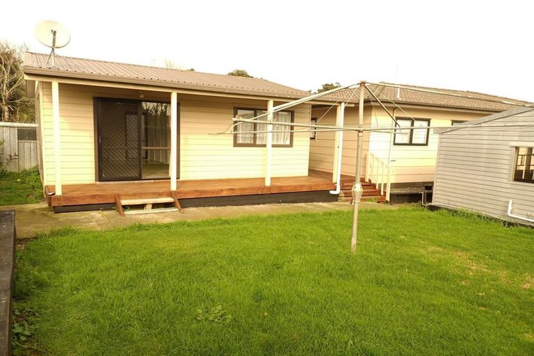 Photo of property in 18 Dungarvon Place, Clendon Park, Auckland, 2103