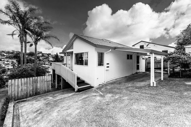 Photo of property in 2/70 Archers Road, Glenfield, Auckland, 0629