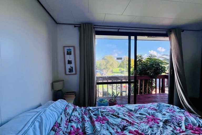 Photo of property in 5 Kopara Place, Clendon Park, Auckland, 2103