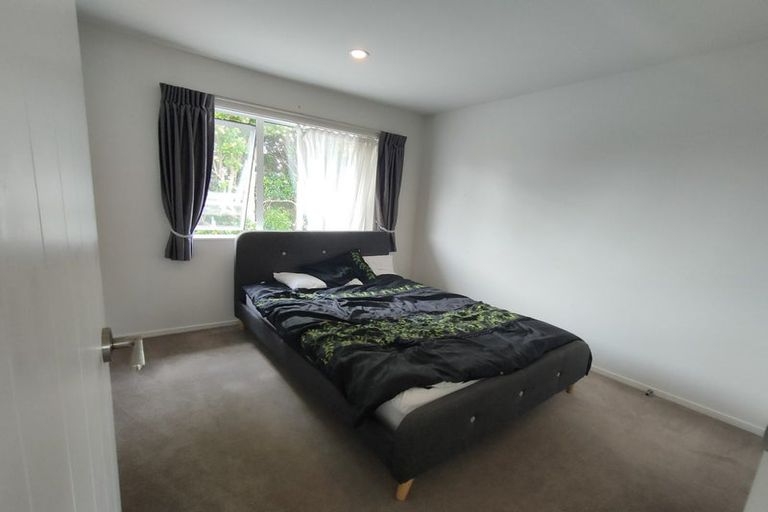 Photo of property in 6b Gossamer Drive, Pakuranga Heights, Auckland, 2010