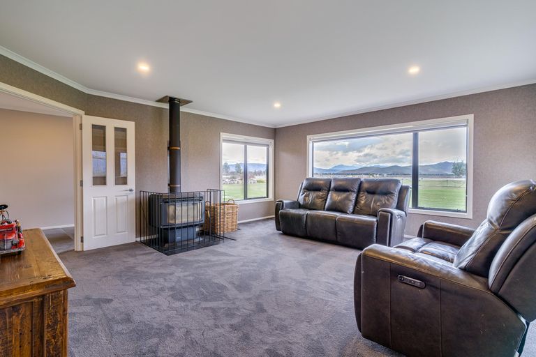 Photo of property in 10 Hardacre Place, Omarama, 9412