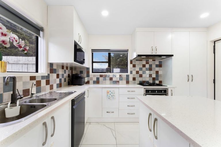 Photo of property in 1/36 West Coast Road, Glen Eden, Auckland, 0602