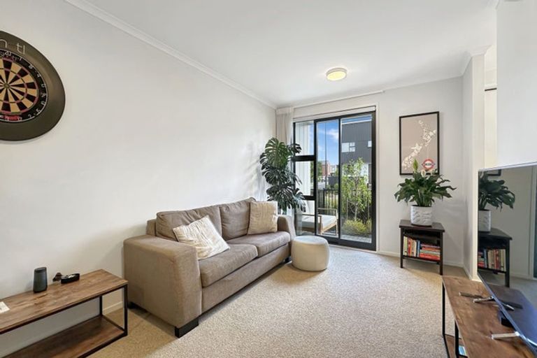 Photo of property in 29 Manarini Road, Westgate, Auckland, 0614