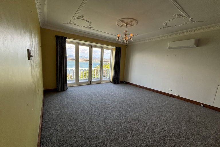 Photo of property in 30 Napier Street, Karaka Bays, Wellington, 6022