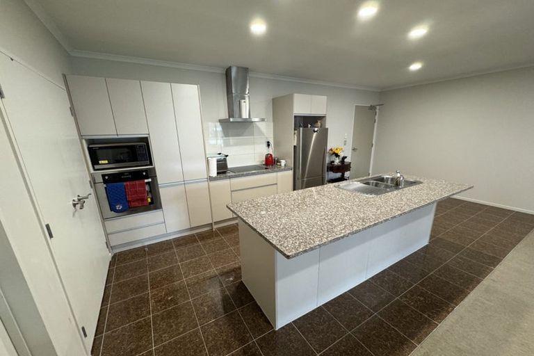 Photo of property in 13a/132 Stancombe Road, Flat Bush, Auckland, 2016