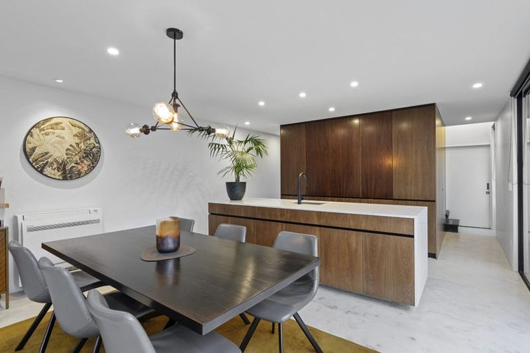 Photo of property in 12 Edgeware Road, St Albans, Christchurch, 8014