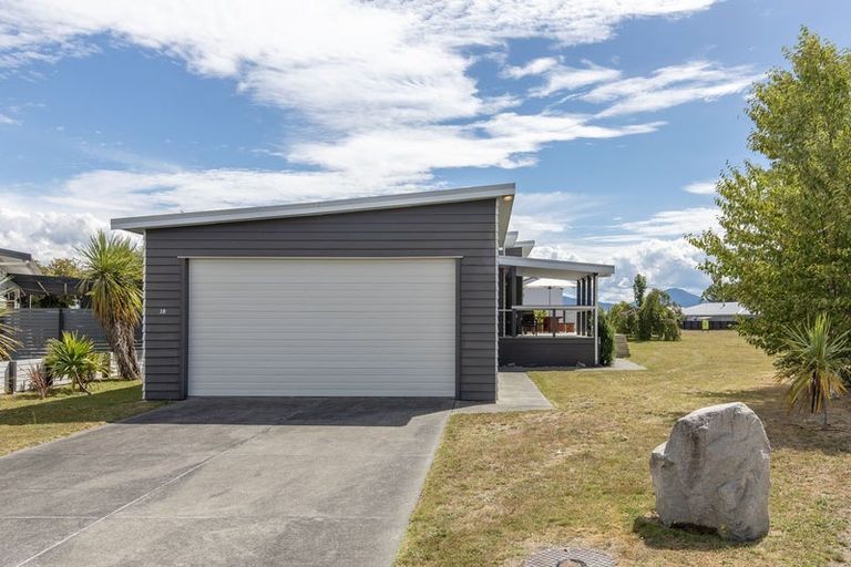 Photo of property in 18 Wai Matangi Place, Motuoapa, 3382