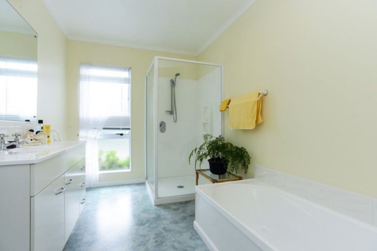 Photo of property in 525a Main North Road, Bay View, Napier, 4104