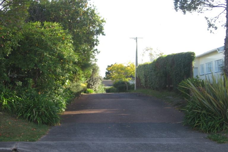 Photo of property in 164 Chivalry Road, Glenfield, Auckland, 0629