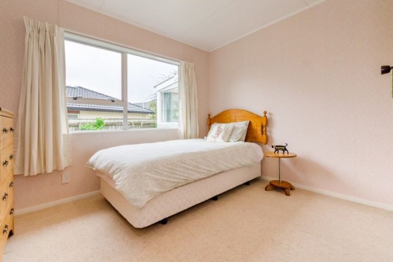 Photo of property in 28 Sunshine Avenue, Paraparaumu, 5032