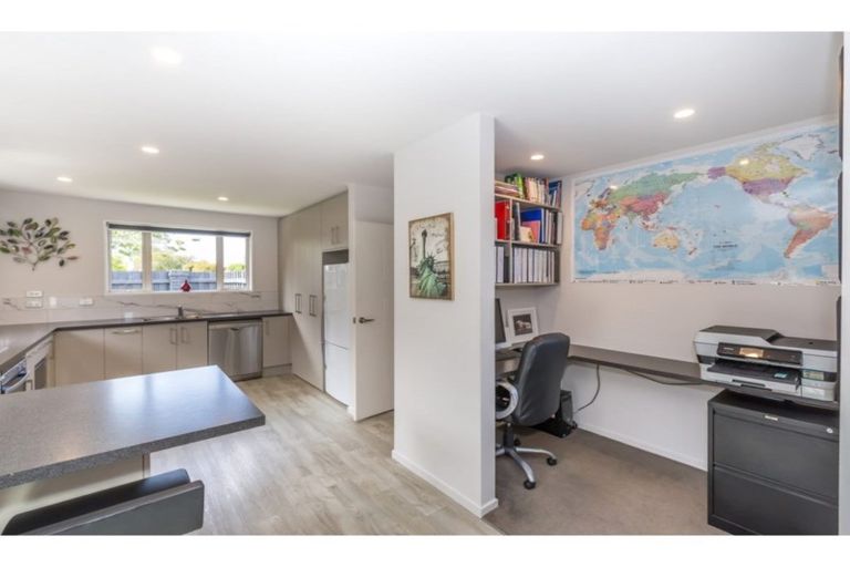 Photo of property in 78a Daniels Road, Redwood, Christchurch, 8051