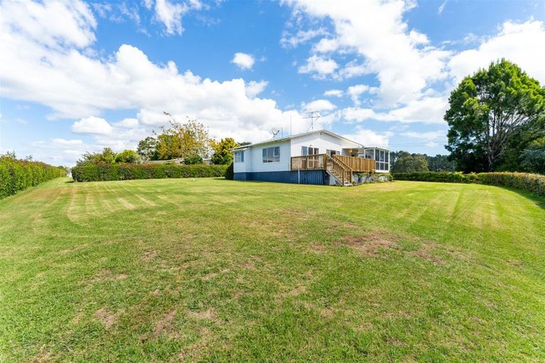 Photo of property in 104 Awa Road, Kumeu, 0891