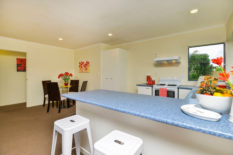 Photo of property in 41 Manuroa Road, Takanini, 2112