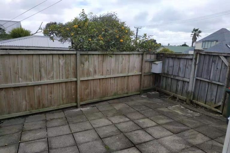 Photo of property in 69 Ngataringa Road, Devonport, Auckland, 0624