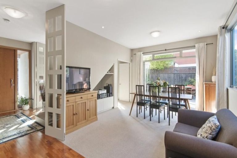 Photo of property in 45a Wroxton Terrace, Merivale, Christchurch, 8014