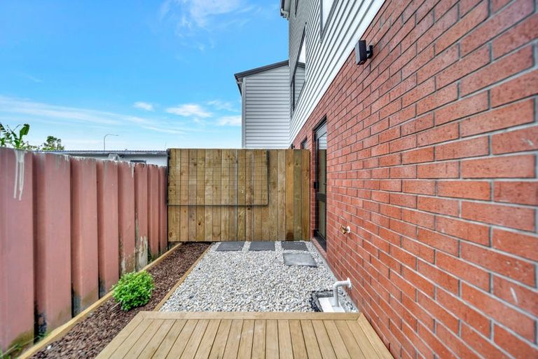 Photo of property in 723d Massey Road, Mangere, Auckland, 2022