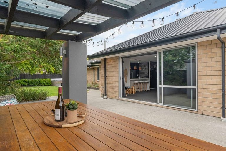 Photo of property in 33 Broadhaven Avenue, Parklands, Christchurch, 8083
