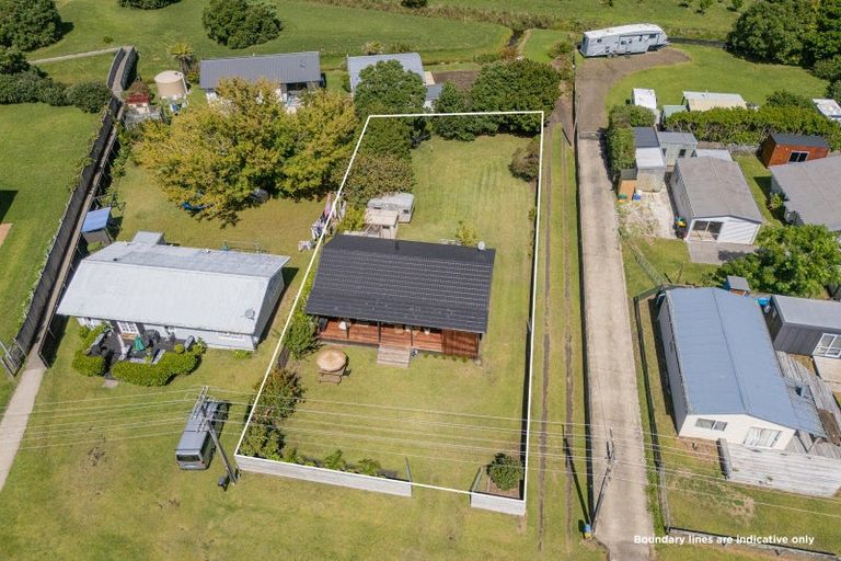 Photo of property in 32 Captain Cook Road, Cooks Beach, Whitianga, 3591