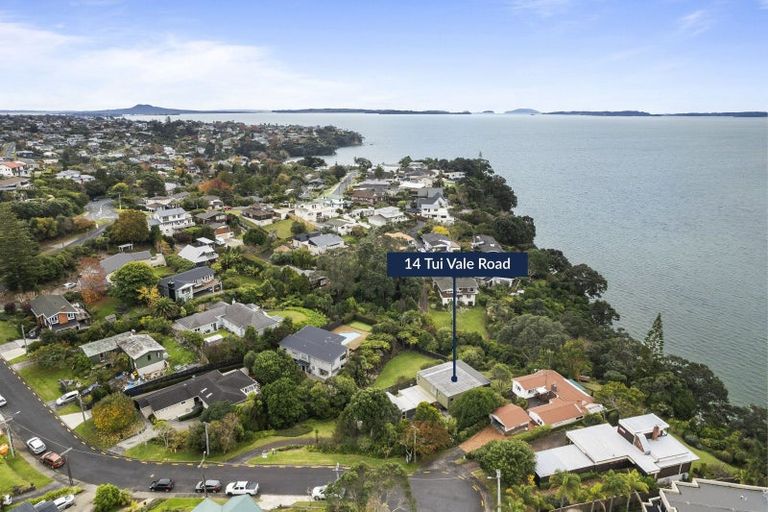Photo of property in 14 Tui Vale Road, Shelly Park, Auckland, 2014