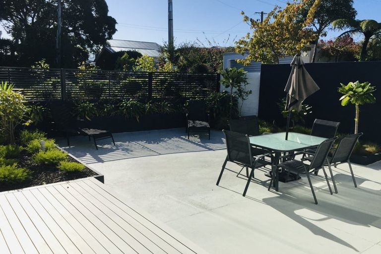 Photo of property in 52 Seaview Road, Paremata, Porirua, 5024