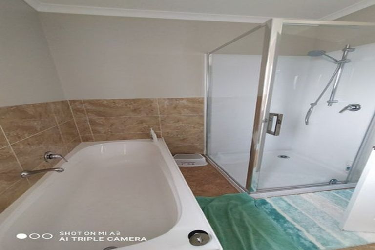 Photo of property in 12 Tavua Lane, Ranui, Auckland, 0612