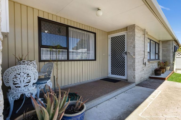 Photo of property in 2/507 Avenue Road West, Hastings, 4122