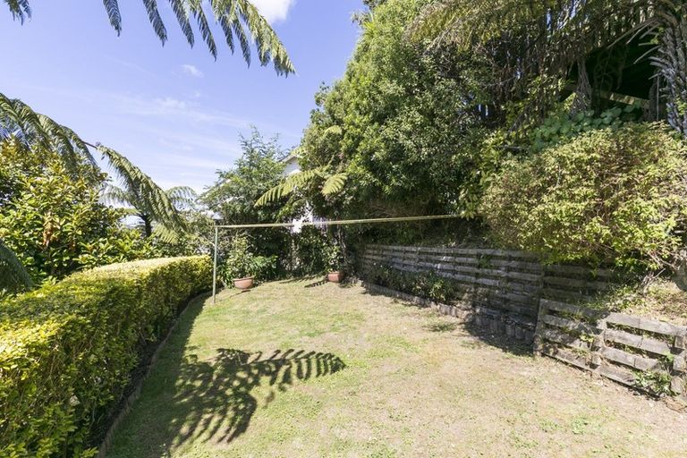 Photo of property in 5 Thorby Street, Northland, Wellington, 6012