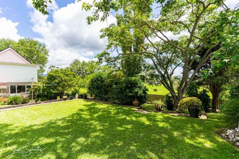 Photo of property in 7 Griffin Road, Maungaturoto, 0520