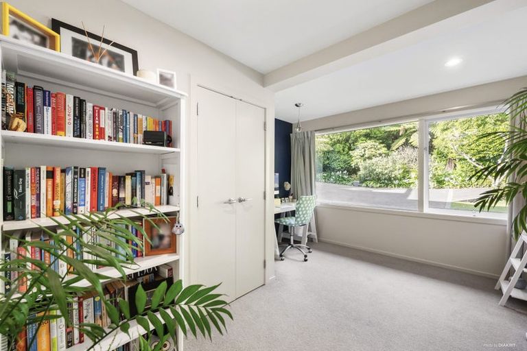 Photo of property in 5 Glentui Grove, Khandallah, Wellington, 6035