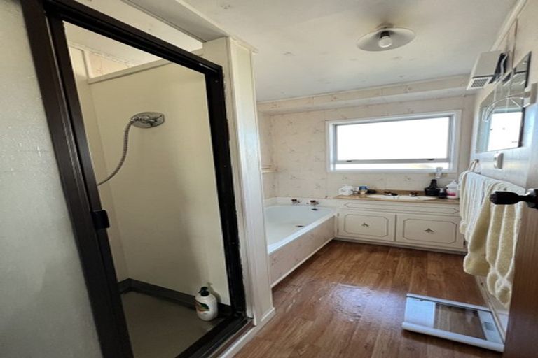 Photo of property in 14 Krippner Place, Dinsdale, Hamilton, 3204