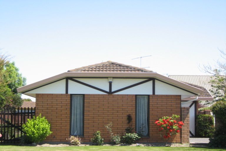 Photo of property in 45 Dunbarton Street, Redwood, Christchurch, 8051