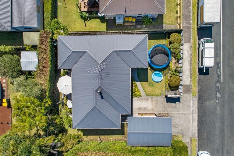 Photo of property in 1a Sherwood Avenue, Te Atatu South, Auckland, 0610