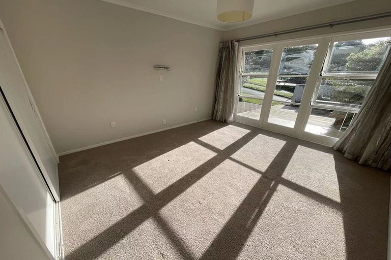 Photo of property in 54 Ravenwood Drive, Forrest Hill, Auckland, 0620
