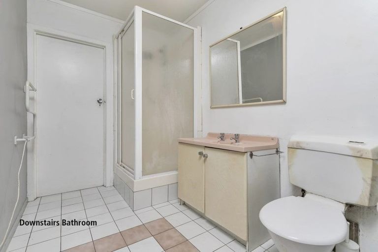 Photo of property in 1 Downing Street, Glenfield, Auckland, 0629